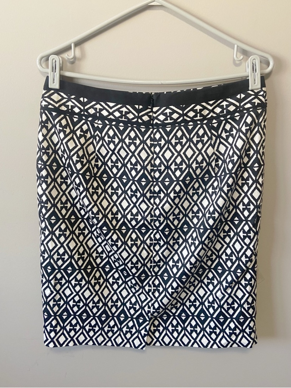 Mario Serrani Black & White Geometric Pencil Skirt